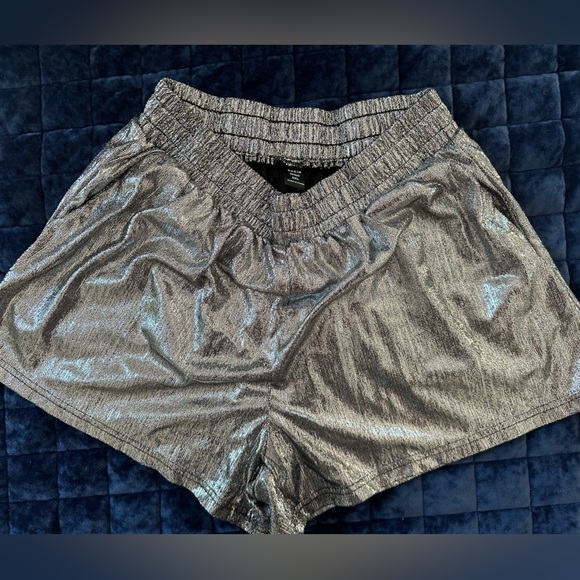 Silver set great for concerts like Renaissance or Eras! - Picture 8 of 8